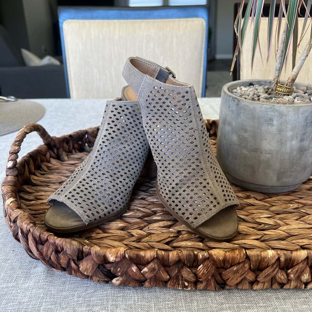 Lucky Brand Bertel Brown Suede Open Toe Slingback Sandals Women's Size 7.5 M/38